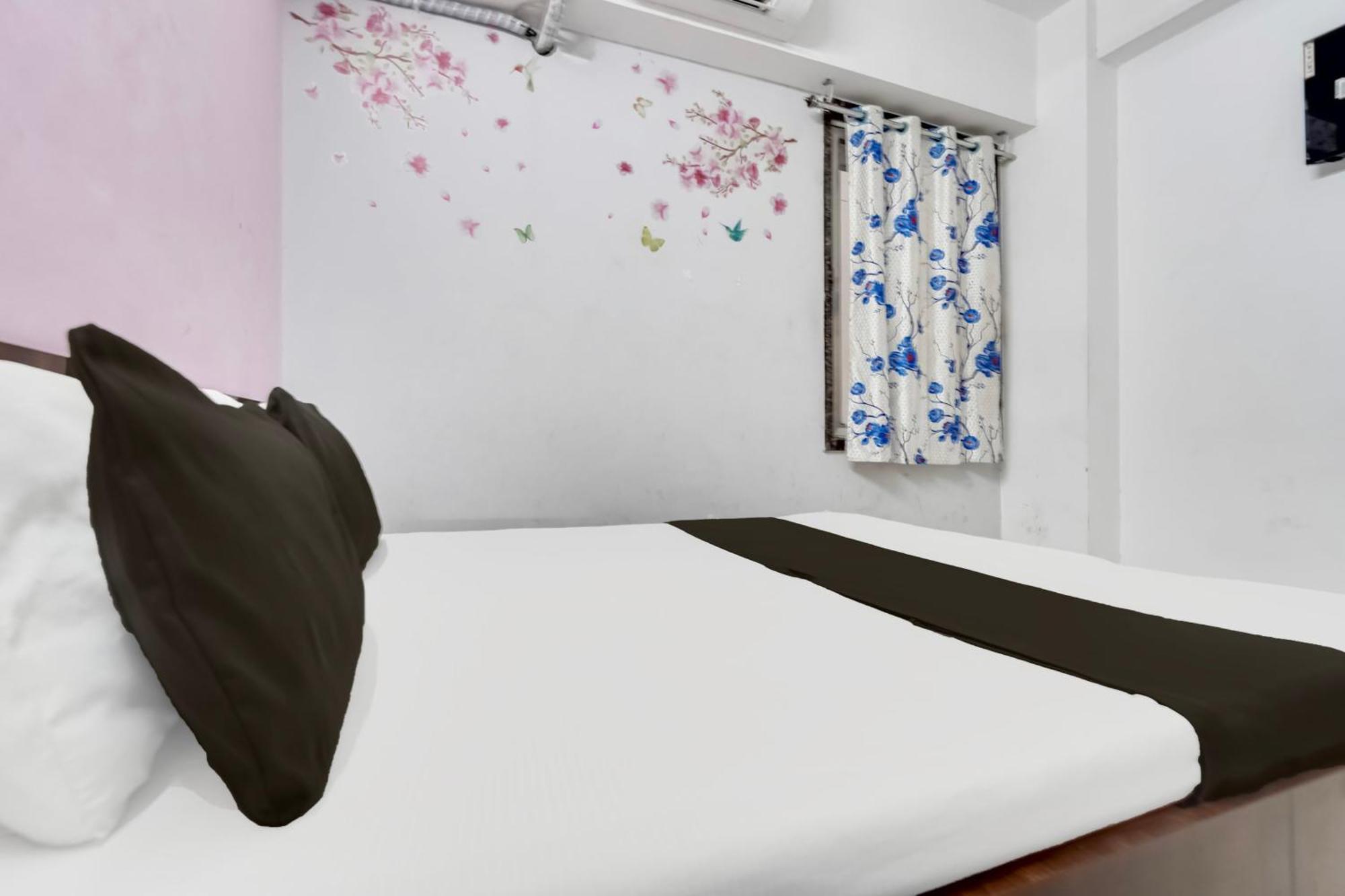 Hotel O Day Night Rooms Surat Zewnętrze zdjęcie